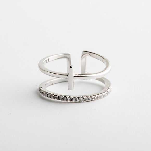 Half Eternity Pavé Ring with CZ Diamonds and a T design. - Picture 4 of 4